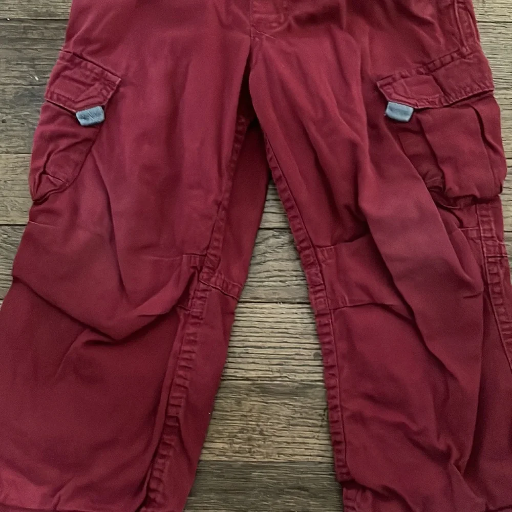 Red cargo pants boys Hanna Andersson